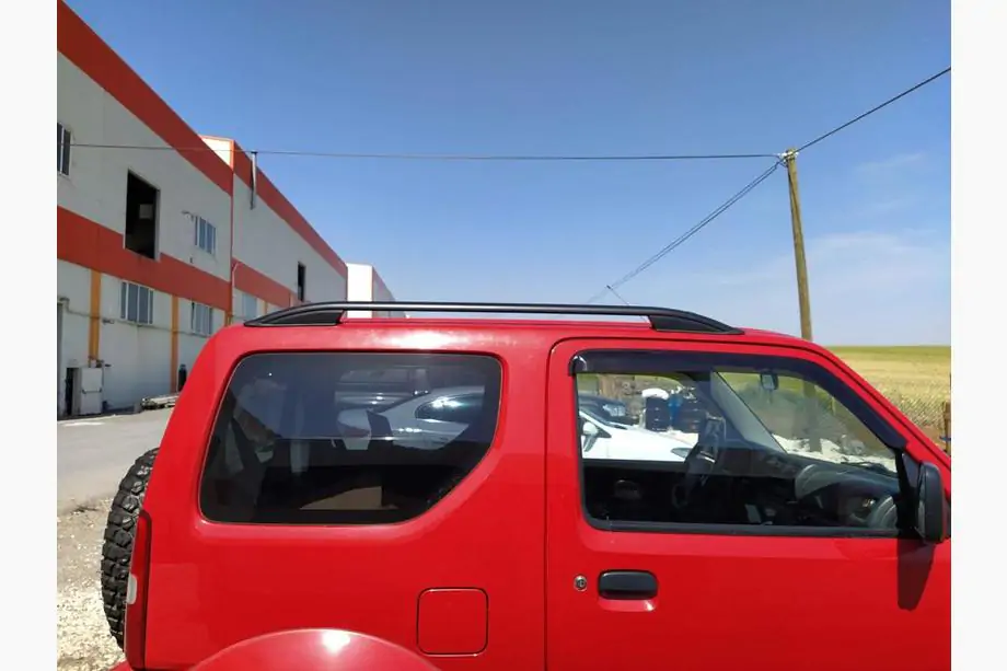 Suzuki Jimny 1998–2018 Skyport kattokaiteet (mustat) Kuva 3