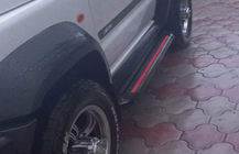 Suzuki Jimny 2018– Sivuporrassarja Maya Red (2 kpl, alumiini) kuva 3
