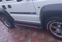 Suzuki Jimny 2018– Sivuporrassarja Maya Red (2 kpl, alumiini) kuva 1