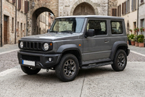 Suzuki Jimny 2018– Sivukynnykset Tayga Black (2 kpl, alumiini) kuva 1