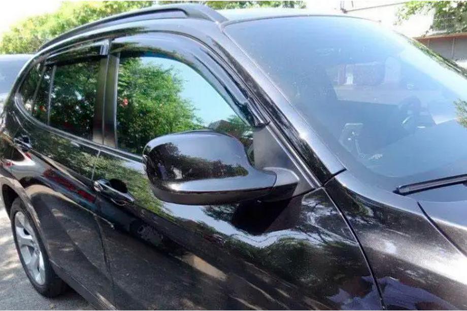 BMW X1 E84 2009–2015 Ikkunadeflektorit (4 kpl, HIC) Image