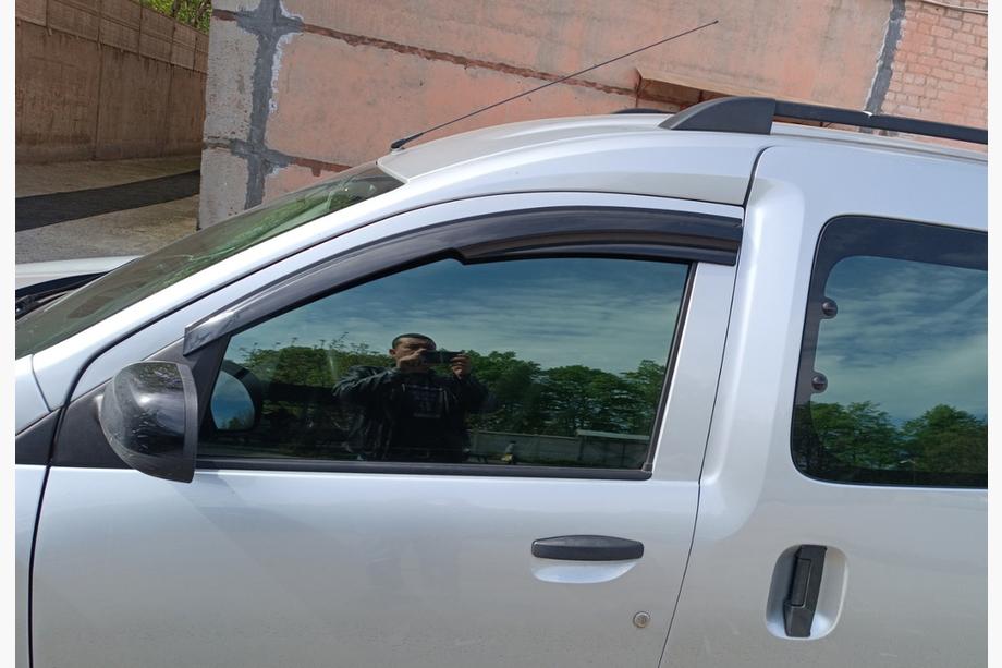 Renault Dokker 2013–2022 Tuuliohjaimet (2 kpl, Sunplex Sport) Image