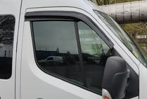 Renault Master 2011–2023 Tuuliohjaimet (2 kpl, Sunplex Sport) kuva 1