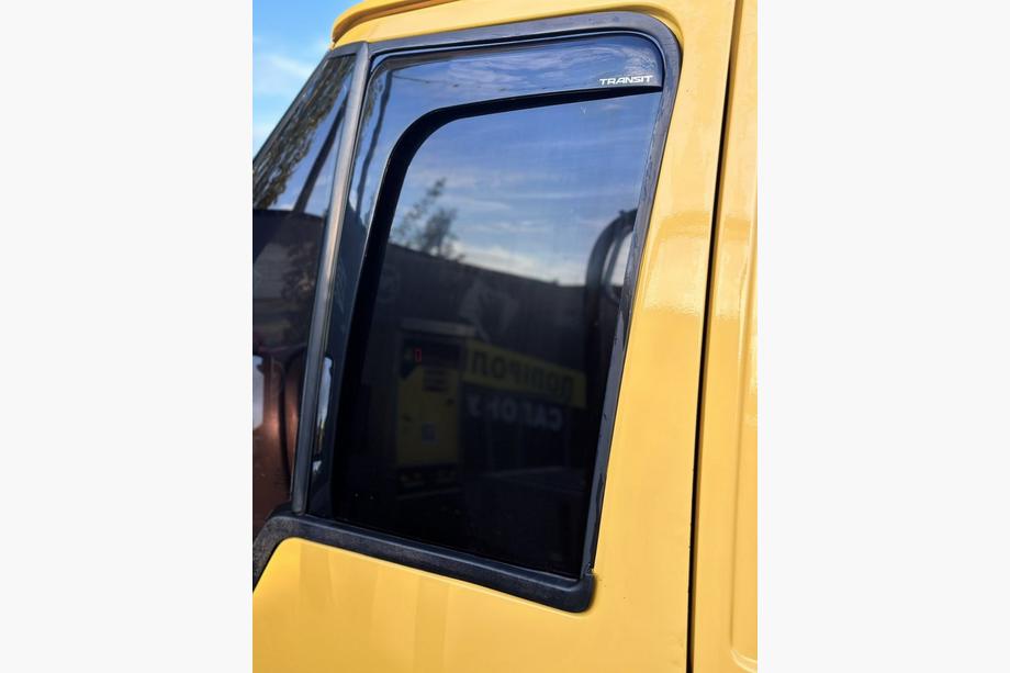 Ford Transit 2000–2014 Ikkunatuuliohjaimet G-tyyppi (2 kpl, Sunplex Sport) Image