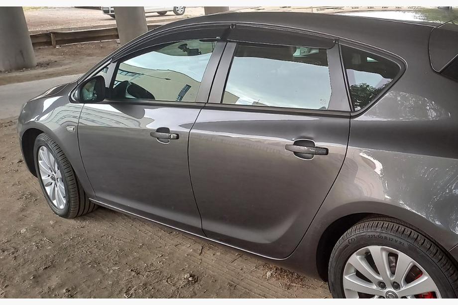Opel Astra J 2009–2015 Sivulasin tuuliohjaimet HB/SD (4 kpl, Sunplex Sport) Image