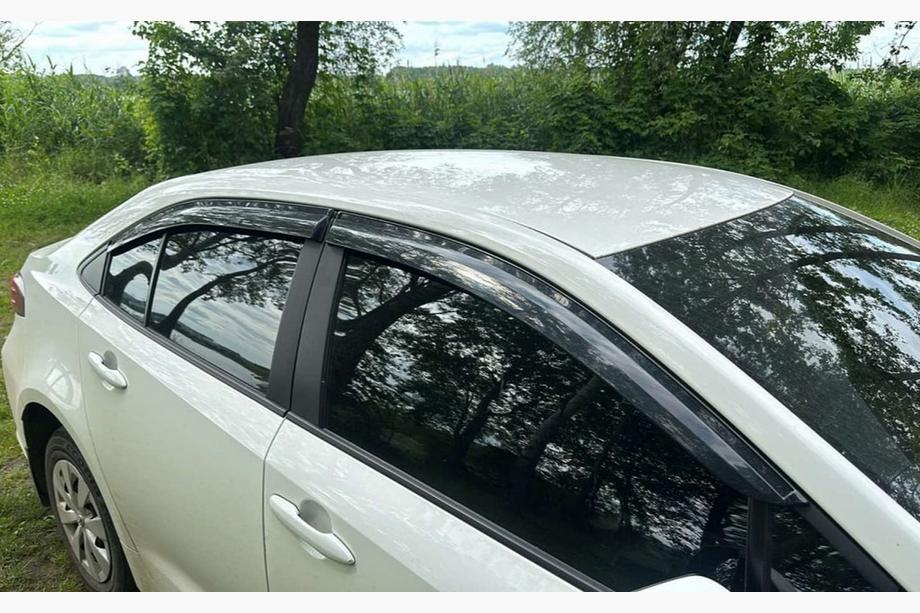 Toyota Corolla 2019– Ikkunatuuliohjaimet (4 kpl, Sunplex Sport) Image