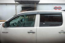 Toyota Hilux 2006–2015 Ikkunatuuliohjaimet (4 kpl, Sunplex Sport) kuva 3