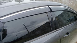 Ford Focus III 2011–2017 Tuuliohjaimet kromilistalla HB/Sedan (4 kpl, Sunplex Chrome) kuva 1