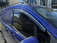 Ford Courier 2014–2023 Ikkunatuuliohjaimet kromilistalla (4 kpl, Sunplex Chrome) kuva 2