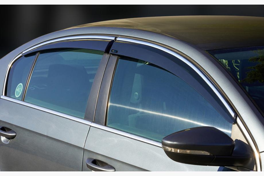 Volkswagen Passat B8 2015–2023 Sivulasi tuulenohjaimet kromilistalla SD (4 kpl, Sunplex Chrome) Image