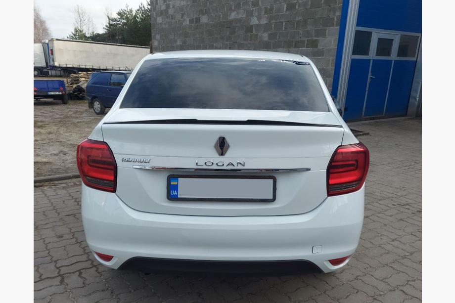 Renault Logan II 2013–2022 Lip-spoileri (Sunplex, musta) (118,5 cm x 5,5 cm) Kuva 1