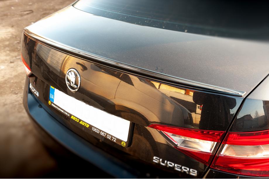 Skoda Superb 2015–2024 LIP-spoileri (Sunplex, musta) (119,2 cm x 7,3 cm) Image