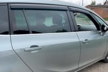 Opel Zafira C Tourer 2011–2019 Ikkunadeflektorit (4 kpl, HIC) kuva 2