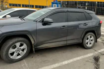 Toyota Rav 4 2019–2025 Tuuliohjaimet kromilistalla (4 kpl, HIC) kuva 6