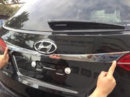 Hyundai Santa Fe 3 2012–2018 Kromilista rekisterikilven yläpuolelle kuva 1
