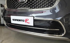 Kia Sorento III UM 2014–2020 Etupuskurin säleikön koristeosa Libao (muovi) kuva 2