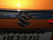 Suzuki Vitara 2015– Kromilista rekisterikilven yläpuolelle Libao (ABS) kuva 2