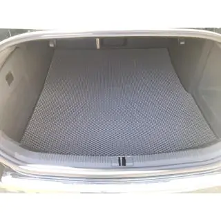 Tavaratilan matto Sedan (EVA, musta)