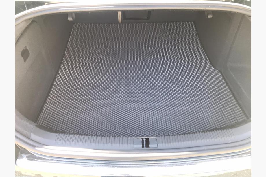 Audi A6 C6 2004–2011 Tavaratilan matto Sedan (EVA, musta) Image
