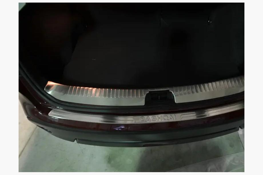 Nissan Qashqai 2007–2010 Tavaratilan kynnyssuoja Libao (ruostumaton teräs) Image