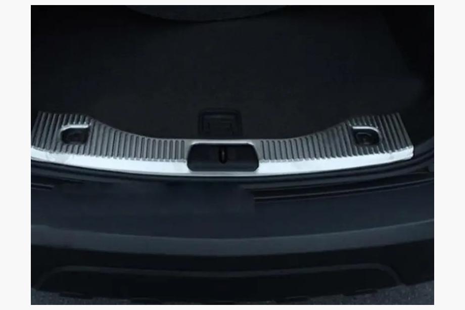 Chevrolet Trax 2012–2023 Tavaratilan kynnyssuoja Libao (ruostumaton teräs) Image
