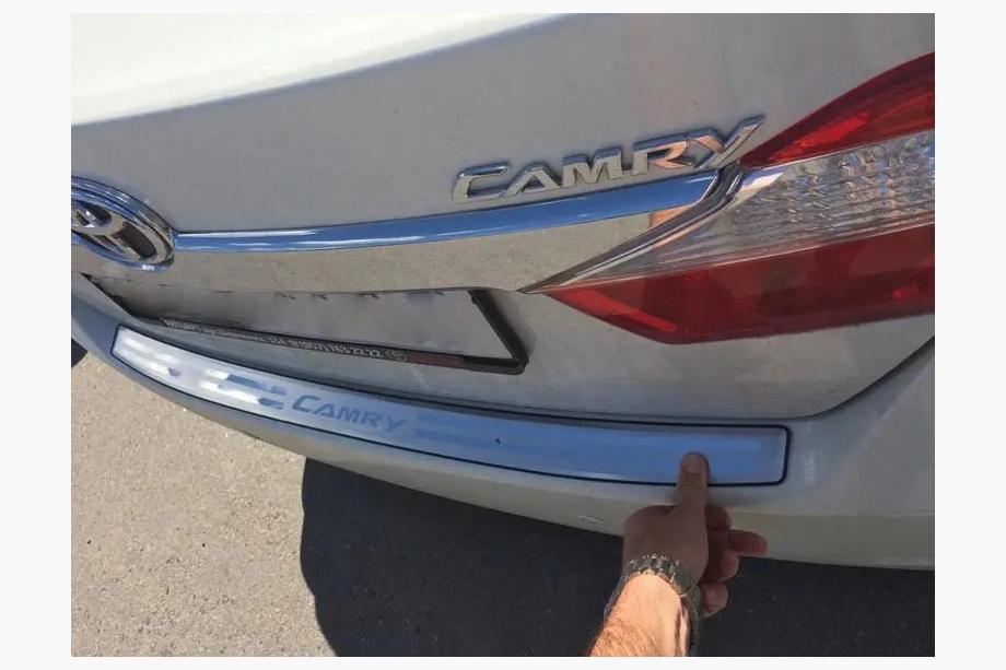 Toyota Camry 2011–2017 Takapuskurin suojalista Libao (ruostumaton teräs) Image