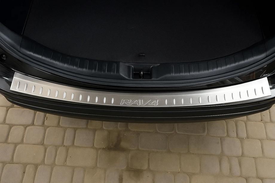 Toyota Rav 4 2013–2018 Ruostumattomasta teräksestä takapuskurin suojalista Libao (2013-2016) Image