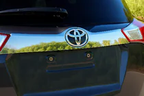 Toyota Rav 4 2013–2018 Ruostumaton koristelista rekisterikilven yläpuolelle puskuriin Libao 2013-2016 kuva 1