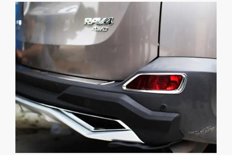 Toyota Rav 4 2013–2018 Kromiset takavalon kehykset Libao 2013-2016 (2 kpl, muovi) Kuva 2