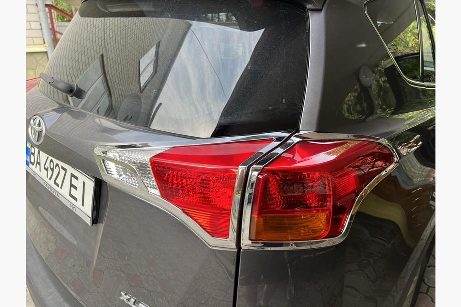 Toyota Rav 4 2013–2018 Kromatut takavalon suojat Libao V2 2013-2016 (2 kpl, muovi) Image
