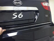 BYD S6 2010–2016 Libao ruostumaton takaluukun reunalista kuva 3