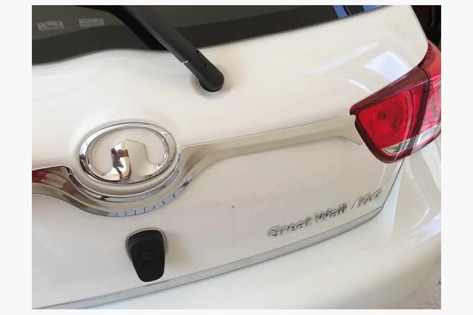 GreatWall Haval M4 2012–2021 Takaluukun koristepaneeli (yläosa) Libao 2012+ (ruostumaton teräs) Image