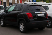 Chevrolet Trax 2012–2023 Kromilista rekisterikilven yläpuolelle Libao (ABS) kuva 1