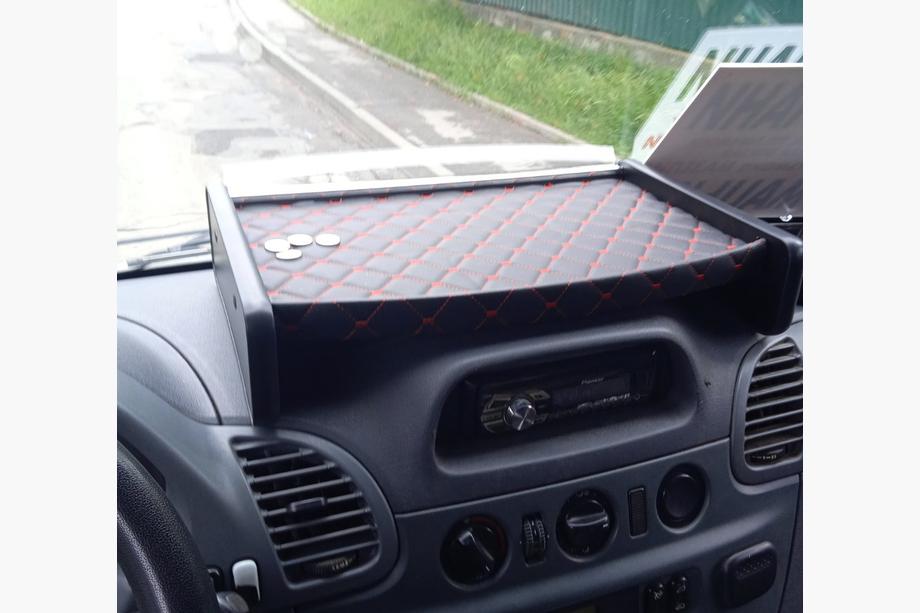 Mercedes Sprinter W901/902/903/904/905 1995–2006 Kojelaudan hylly (2000-2006, Musta punaisella tikkauksella) CDI Image