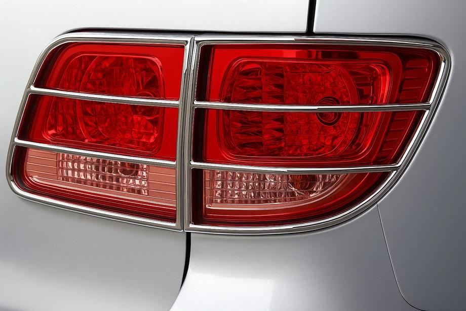 Toyota Fortuner 2006–2015 Takavalojen suoja (ruostumaton teräs) Image