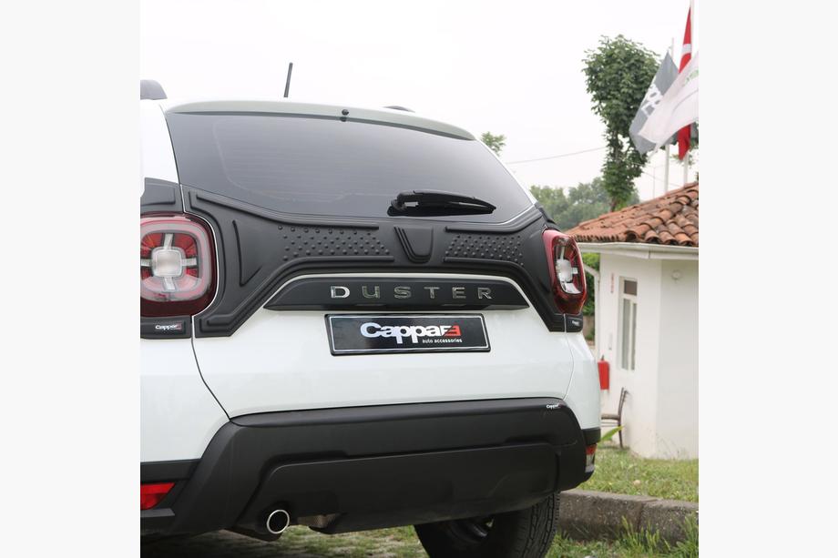 Dacia Duster 2018–2024 Muovinen takaluukun lista (3-osainen) Kuva 5