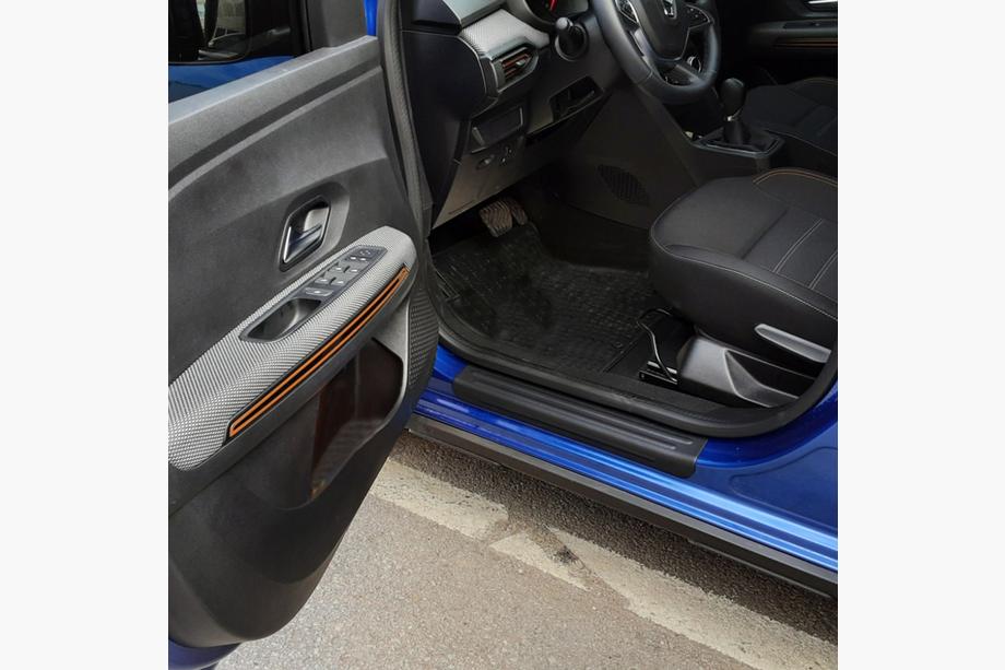 Dacia Sandero 2021– EuroCap ovikynnyssuojat (4 kpl, ABS) Image