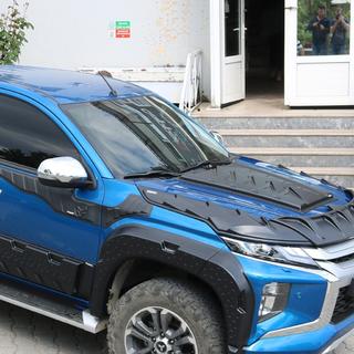 Konepellin suojalista (ABS) Mitsubishi L200 2015–2024 kuva 2