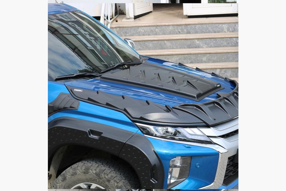 Mitsubishi L200 2015–2024 Konepellin suojalista (ABS) Kuva 4
