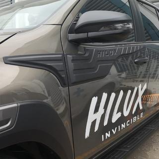 Oven yläreunan lista (4 kpl, ABS) Toyota Hilux 2015– kuva 3