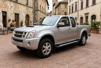 Isuzu D-Max 2002–2011 Sivuporraslistat Vision New Black (2007-2012, 2 kpl, alumiini) kuva 1