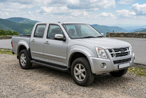 Isuzu D-Max 2002–2011 Sivuporrasputket Allmond Black (2007-2012, 2 kpl, alumiini) kuva 1