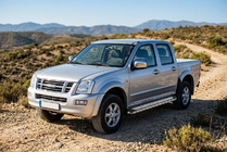 Isuzu D-Max 2002–2011 Maydos V2 sivuastinlaudat (2007-2012, 2 kpl, alumiini) kuva 1