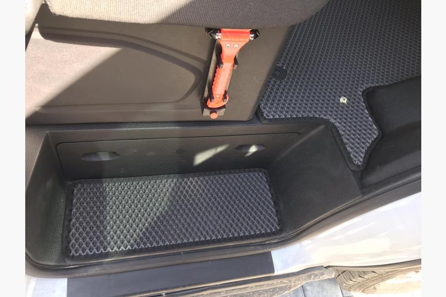 Ford Transit 2014– Ovikynnysmatot (3 kpl, EVA, mustat) Image