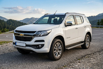 Chevrolet Trailblazer 2012–2019 BlackLine-sivuporrassarja (2 kpl, alumiini) kuva 1