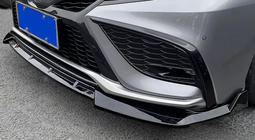 Toyota Camry 2017–2023 Etupuskurin lip-splitterit (3 kpl) kuva 2