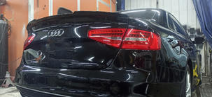 Audi A4 B8 2007–2015 HongHang-spoileri (ABS, kiiltävä musta) kuva 1