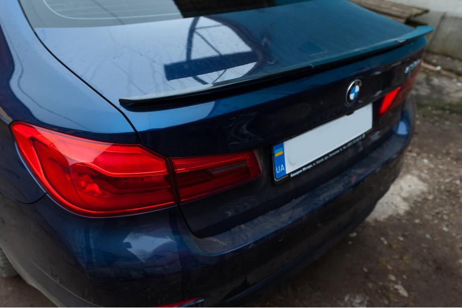 BMW 5-sarja G30/G31 2017–2023 Spoileri M-Performance V1 (1234 Upgrade, musta) Image