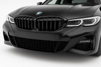 BMW 3-sarja G20/G21 2018– M-Look V2 munuaisritilät (2018-2022, kiiltävä musta) kuva 1