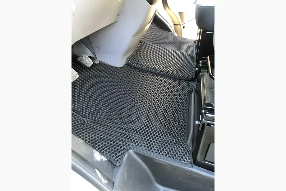 Hyundai H350 2014– EVA-lattiamatot (mustat) Image